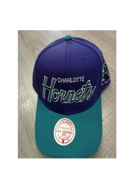 GORRA MITCHELL CHARLOTTE HORNETS PURPURA